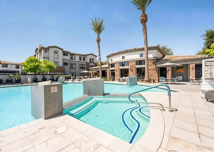 Apartment Boulevard Chic 1br Near Stadium Pool Access Gym & Free Parking Glendale