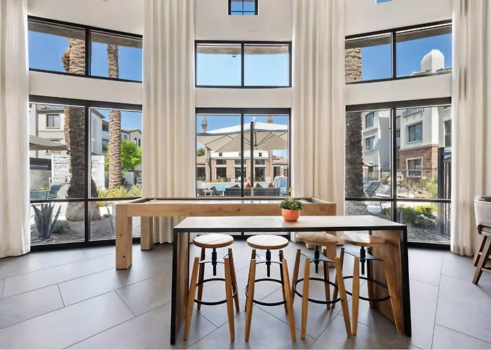 Apartment Boulevard Chic 1br Near Stadium Pool Access Gym & Free Parking *