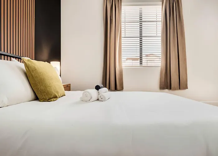 Boulevard Chic 1br Near Stadium Pool Access Gym & Free Parking Apartment *